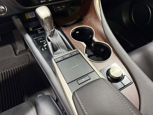 Used 2021 Lexus RX 350L Premium w/ Premium Package image 12