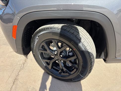 New 2026 Jeep Grand Cherokee Altitude AWD/4WD image 9