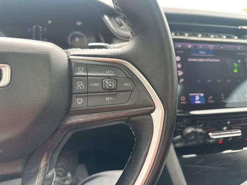 Used 2022 Jeep Grand Cherokee L Limited AWD/4WD image 39