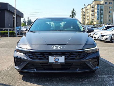 Used 2024 Hyundai Elantra SEL w/ Convenience Package image 2