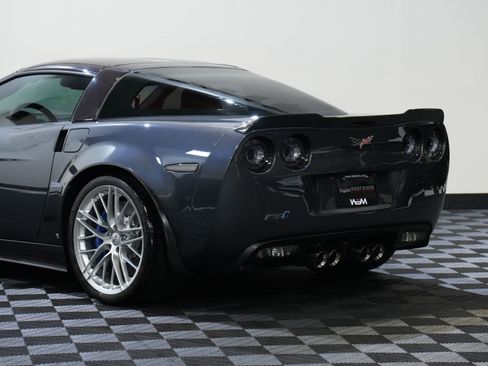 Used 2009 Chevrolet Corvette ZR1 w/ Preferred Equipment Group RWD image 17