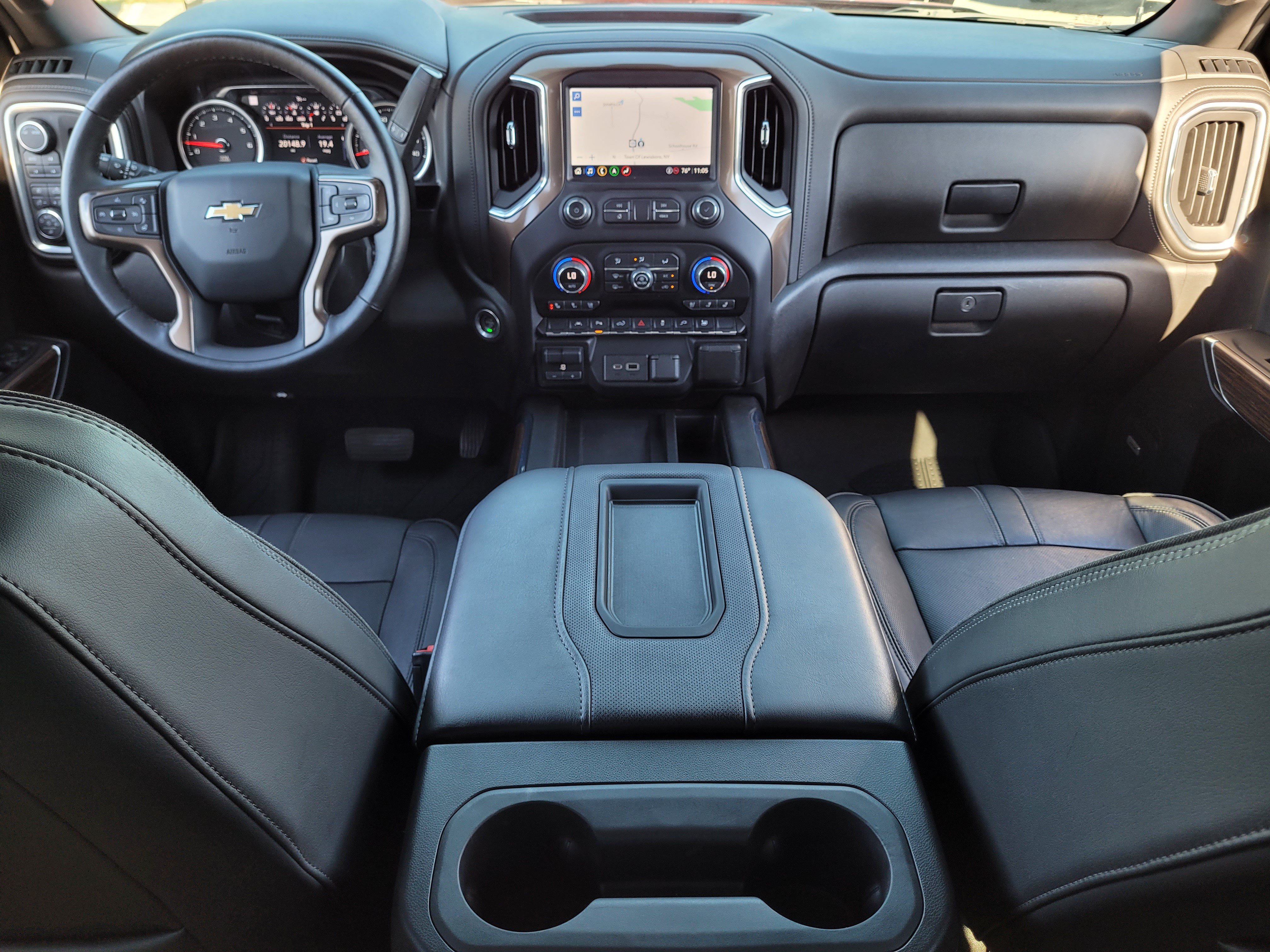 Used 2022 Chevrolet Silverado 1500 High Country w/ Technology Package AWD/4WD image 12