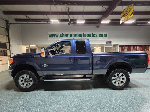 Used 2014 Ford F250 Lariat w/ Chrome Package image 11