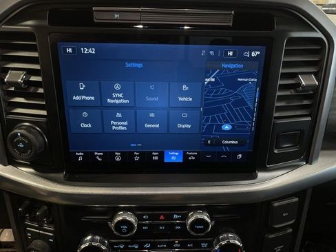 Used 2025 Ford F150 Lariat w/ Equipment Group 501A Mid image 16