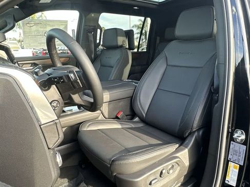 New 2026 GMC Yukon XL Denali w/ Denali Reserve Package image 20