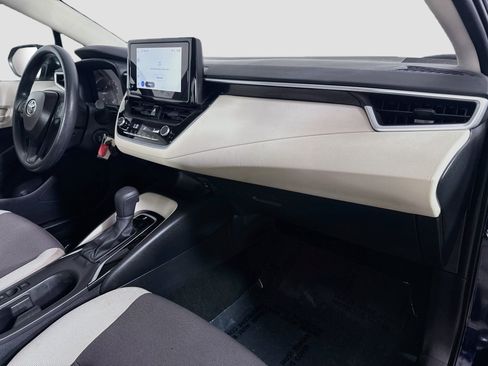 Used 2025 Toyota Corolla LE FWD image 30