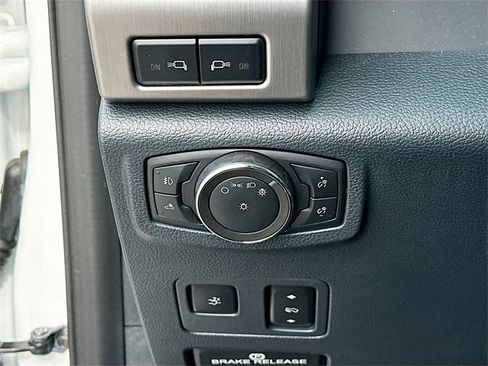 Used 2022 Ford F350 Platinum image 10