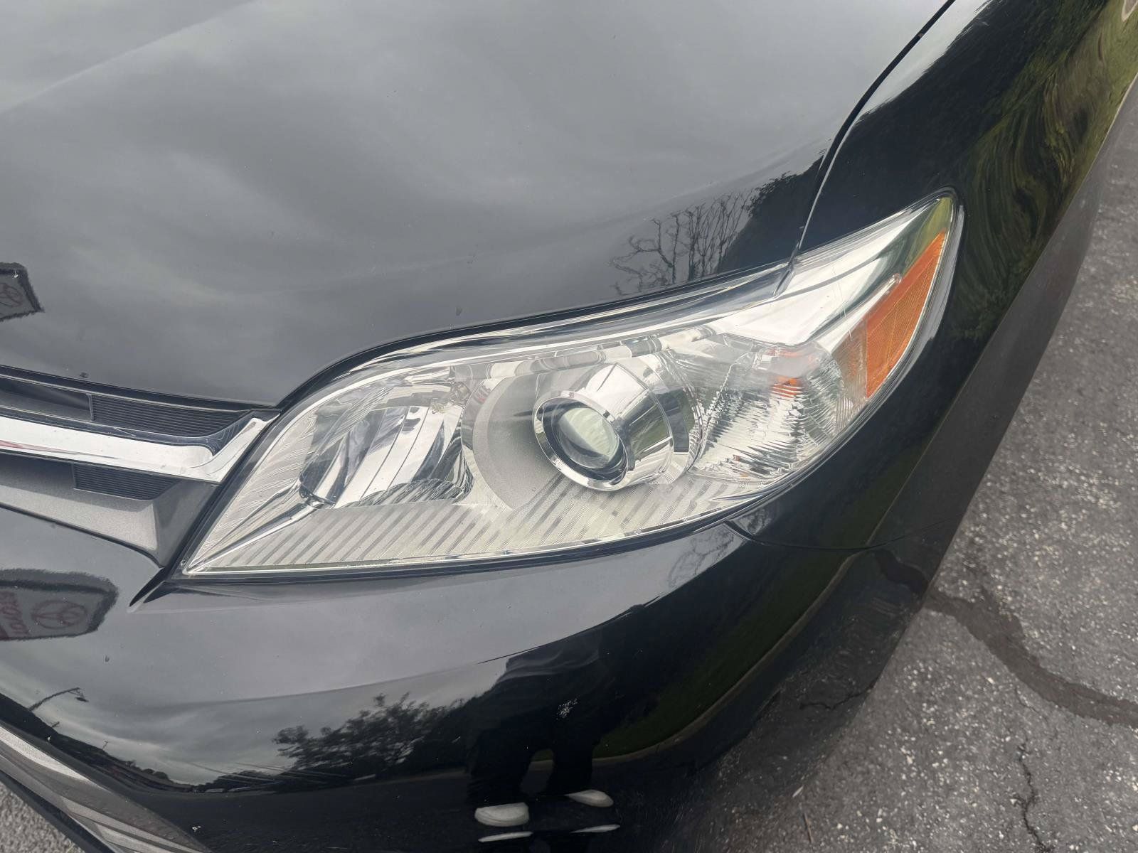 Used 2019 Toyota Sienna XLE w/ XLE Navigation Package FWD image 8