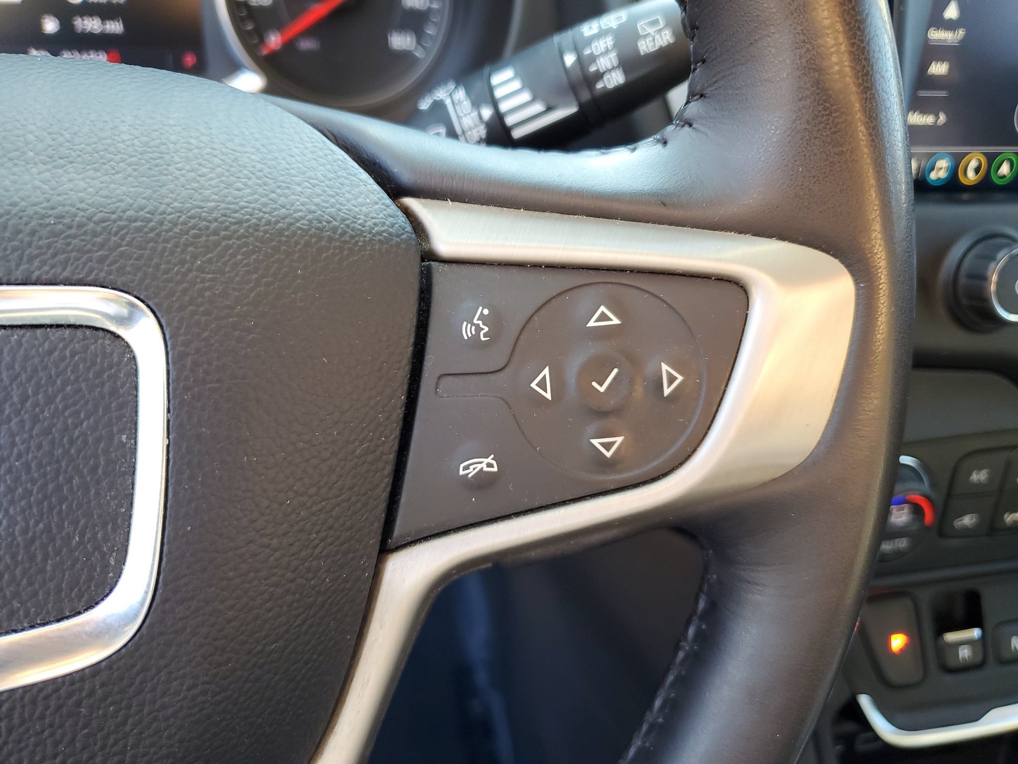 Used 2019 GMC Terrain Denali w/ Advanced Safety Package FWD image 22