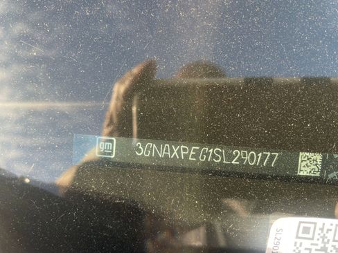 Used 2025 Chevrolet Equinox LT image 28