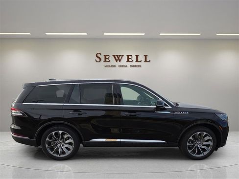 New 2026 Lincoln Aviator Reserve image 5