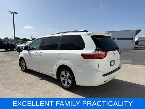 Used 2015 Toyota Sienna LE FWD image 3
