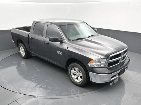 Used 2017 RAM 1500 ST w/ SXT Appearance Group AWD/4WD image 17