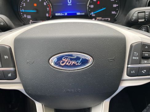 Used 2020 Ford Explorer XLT w/ Equipment Group 202A AWD/4WD image 17