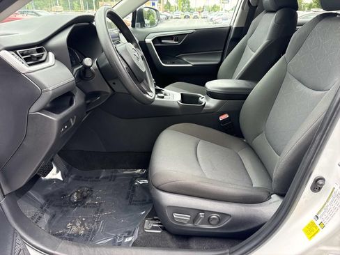 Used 2025 Toyota RAV4 XLE AWD/4WD image 29