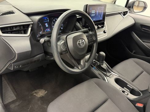 Used 2024 Toyota Corolla LE FWD image 3