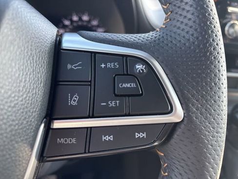 Used 2024 Toyota Sienna XLE Woodland Edition image 15