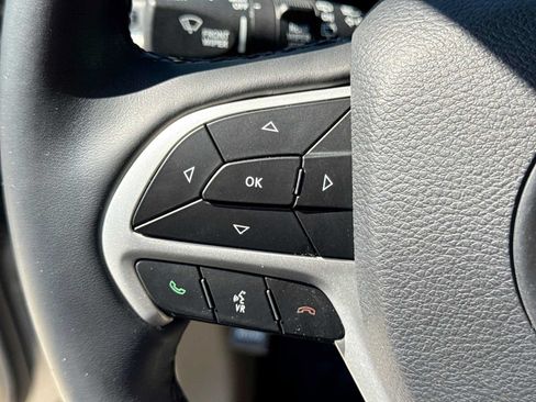 Used 2019 Jeep Grand Cherokee Limited w/ Luxury Group II AWD/4WD image 23