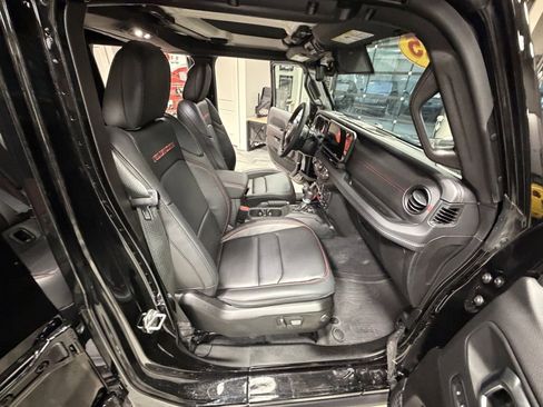 Used 2025 Jeep Gladiator Rubicon image 47