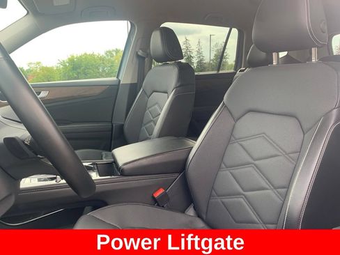 Used 2025 Volkswagen Atlas SE AWD/4WD image 5
