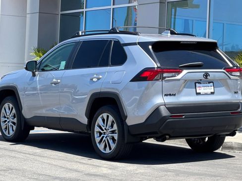 Certified 2022 Toyota RAV4 XLE Premium FWD image 7