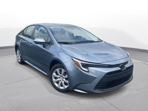Used 2026 Toyota Corolla LE FWD image 4