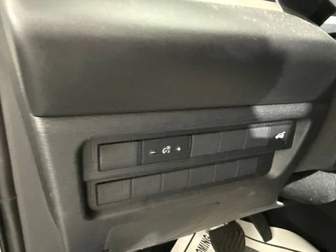 Used 2025 Mitsubishi Outlander SE AWD/4WD image 22