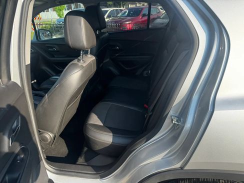Used 2018 Chevrolet Trax LT w/ LT Convenience Package AWD/4WD image 14