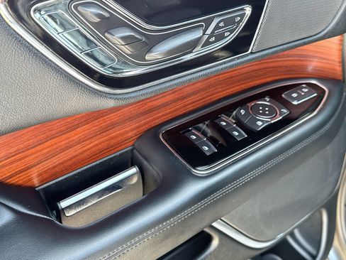 Used 2021 Lincoln Navigator L Reserve AWD/4WD image 13