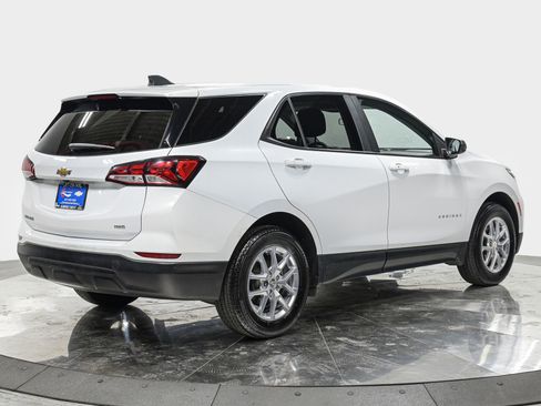 Used 2024 Chevrolet Equinox LS w/ LS Convenience Package image 7