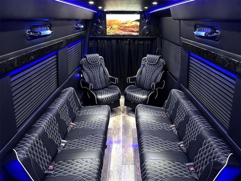 Used 2024 Mercedes-Benz Sprinter 3500 image 8