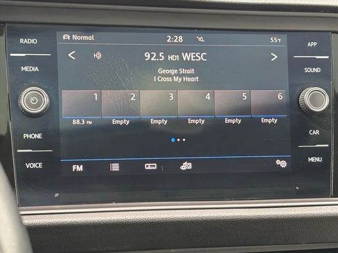 Used 2019 Volkswagen Jetta SEL w/ Cold Weather Package image 4