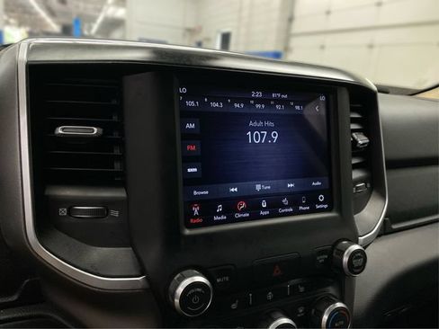 Used 2019 RAM 1500 Big Horn AWD/4WD image 29