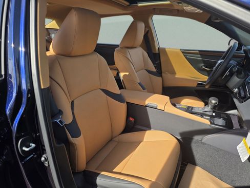 New 2025 Lexus ES 350 w/ Premium Package image 31