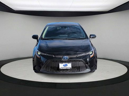 Used 2022 Toyota Corolla LE image 2