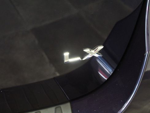 Used 2019 Kia Sedona LX image 32