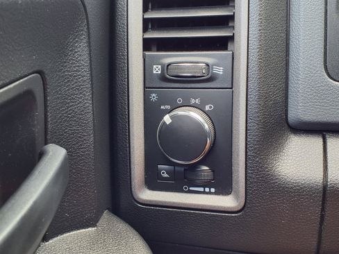 Used 2020 RAM 1500 Tradesman w/ Popular Equipment Group RWD image 10