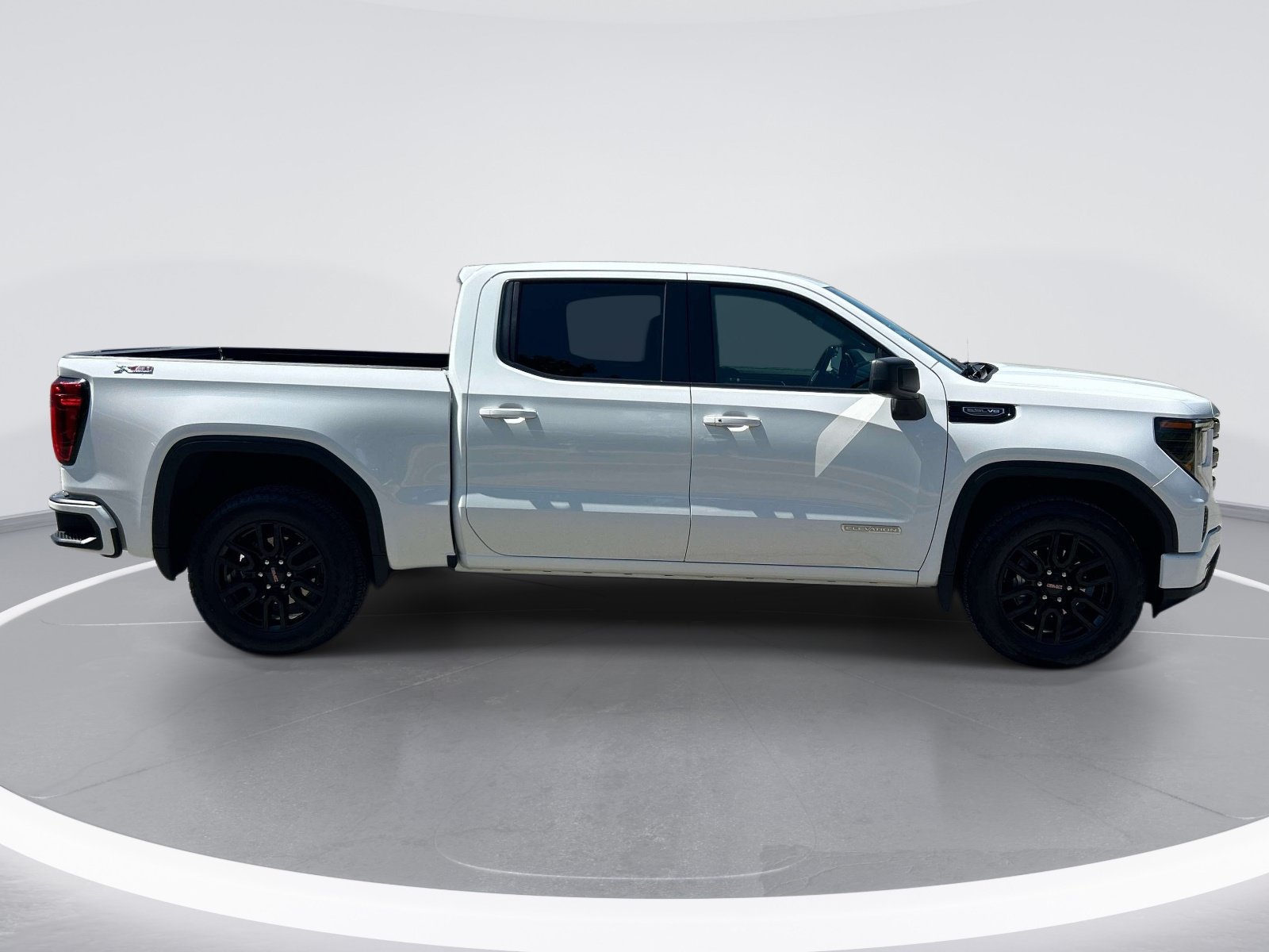 Used 2023 GMC Sierra 1500 Elevation w/ X31 Off-Road Package AWD/4WD image 10
