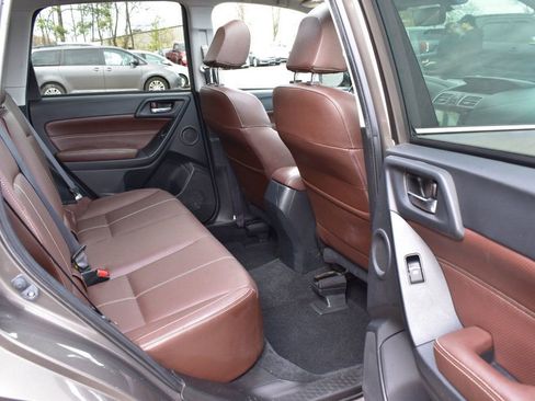 Used 2017 Subaru Forester 2.5i Touring AWD/4WD image 19