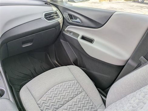 Used 2023 Chevrolet Equinox LT image 17