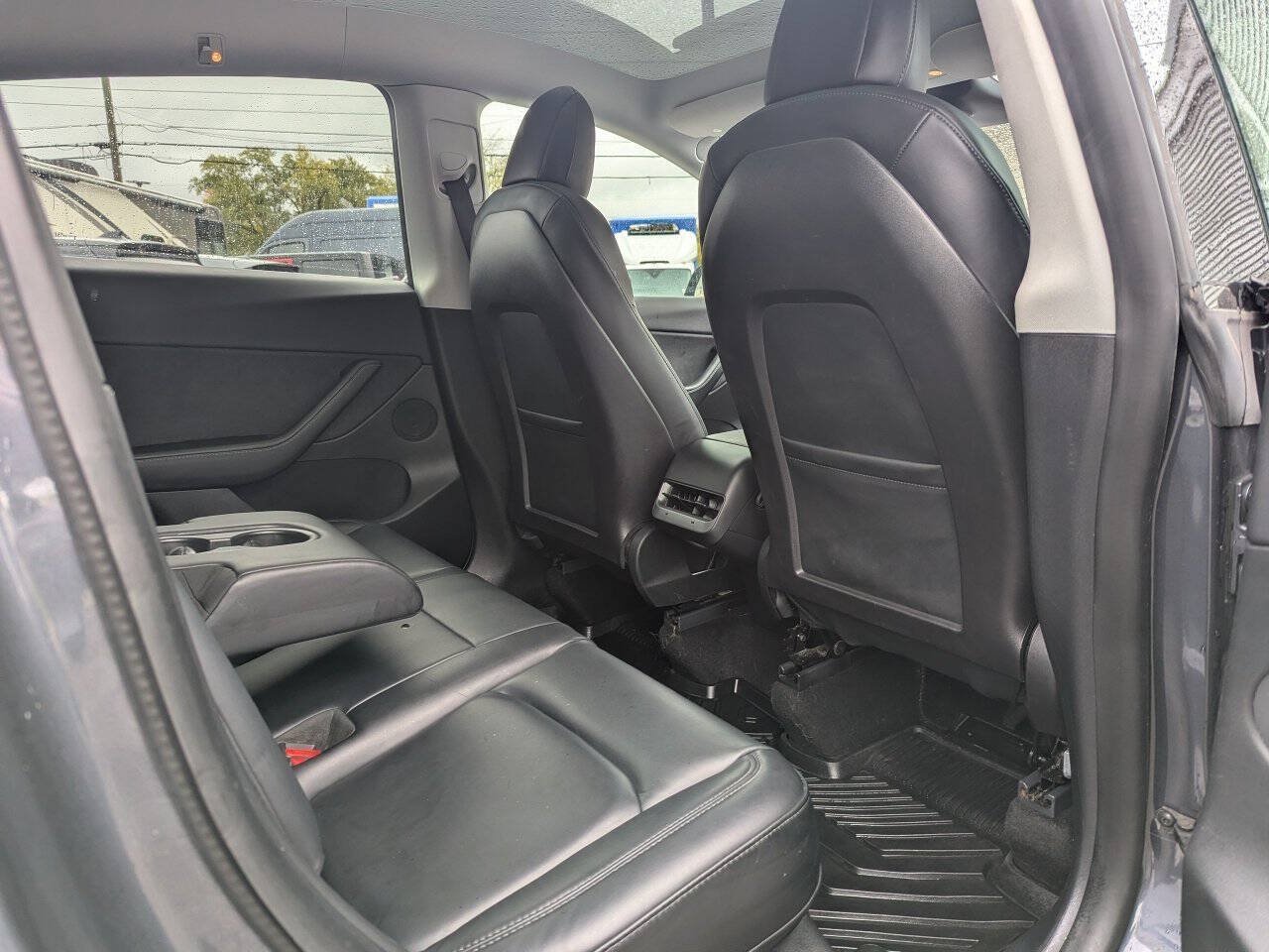 Used 2021 Tesla Model Y Long Range AWD/4WD image 17