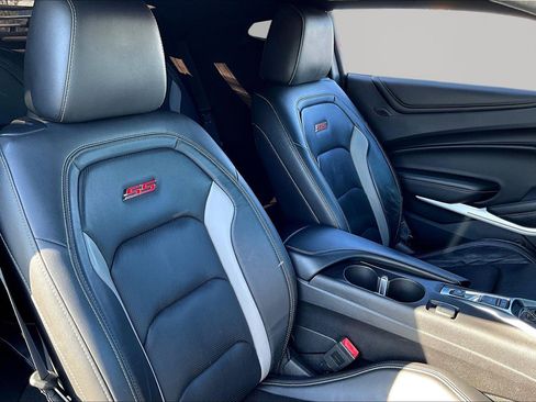 Used 2017 Chevrolet Camaro SS image 28