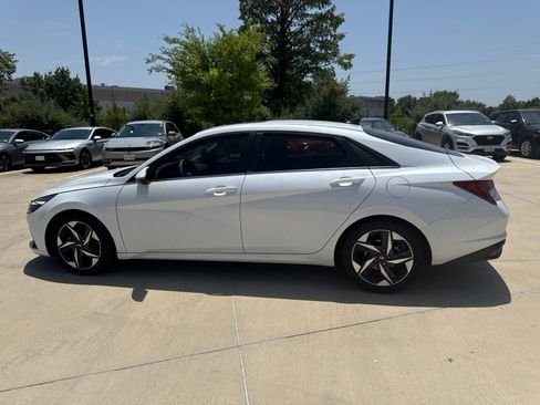 Used 2021 Hyundai Elantra Limited w/ Cargo Package FWD image 6