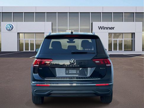 Used 2023 Volkswagen Tiguan SE w/ Panoramic Sunroof Package AWD/4WD image 4