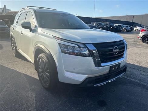 Used 2023 Nissan Pathfinder SL w/ SL Premium Package FWD image 1