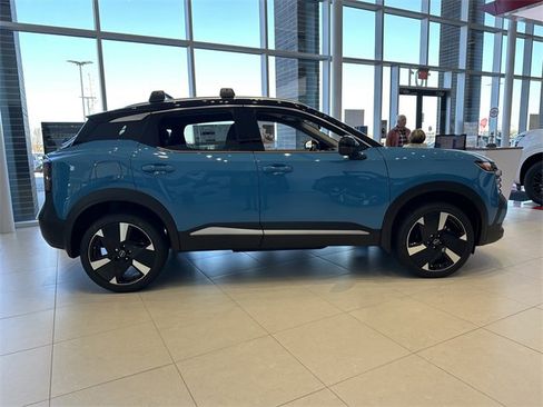 New 2026 Nissan Kicks SR image 8