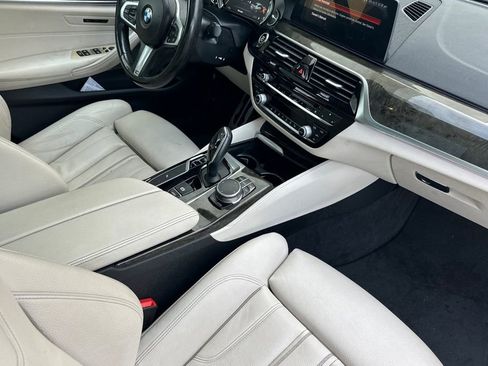 Used 2018 BMW 540i w/ M Sport Package image 16