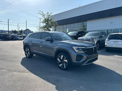 Used 2024 Volkswagen Atlas Cross Sport SE AWD/4WD image 1