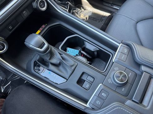 Used 2025 Toyota Grand Highlander AWD image 23