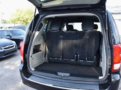 Used 2017 Dodge Grand Caravan SXT FWD image 10